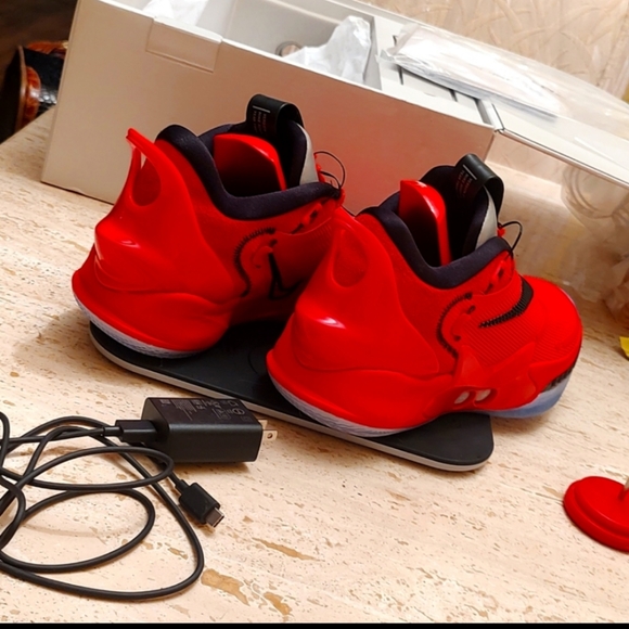 Self lacing Nike adapts (7) men's (8.5) womens - Picture 15 of 15